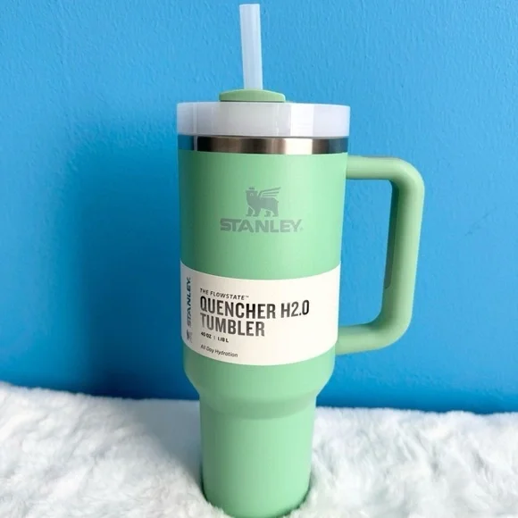 *NEW* 40 OZ. Stanley Jade (Bright Green) Flowstate Quencher H2.O Tumbler - Picture 1 of 7